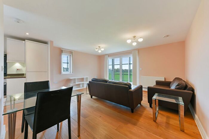3 Bedroom Flat To Rent In Greenview Drive, London, SW20