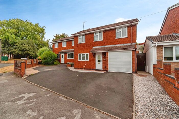 3 Bedroom Detached House For Sale In Mcghie Street, Hednesford, Cannock, WS12