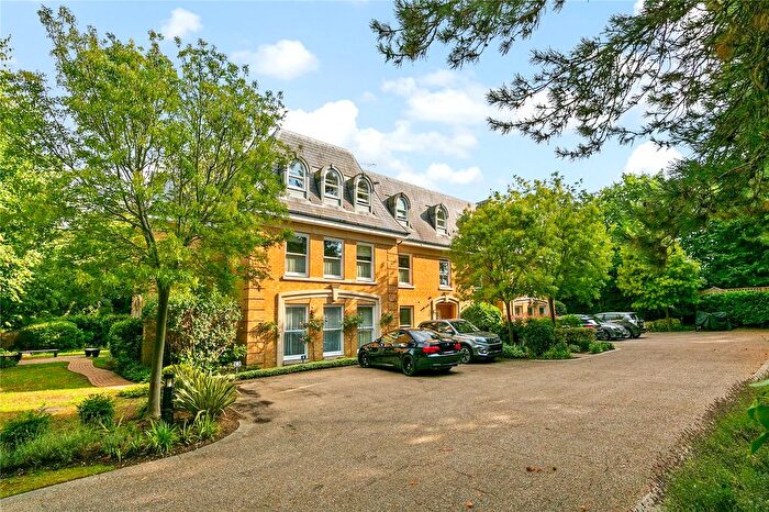 3 Bedroom Flat For Sale In Holmesdale Road, Teddington, TW11