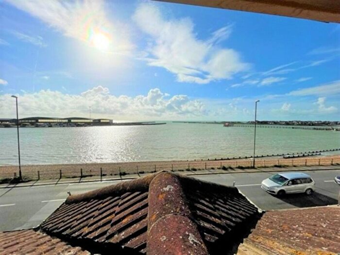 2 Bedroom Maisonette For Sale In Brighton Road, Shoreham-by-Sea, BN43
