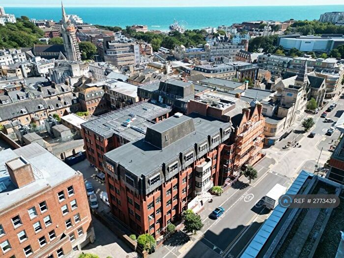 2 Bedroom Flat To Rent In Richmond House, Bournemouth, BH2