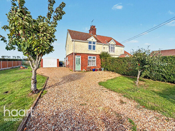 2 Bedroom Semi-Detached House For Sale In Moyses Bank, Marshland St James, PE14