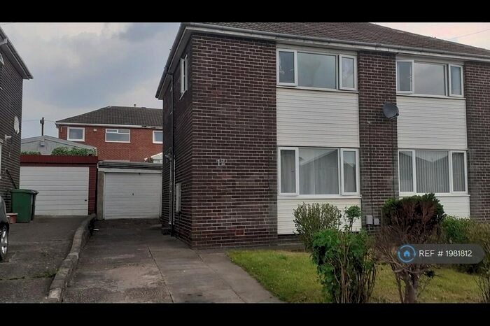 3 Bedroom Semi-Detached House To Rent In Patterdale Drive, Huddersfield, HD5