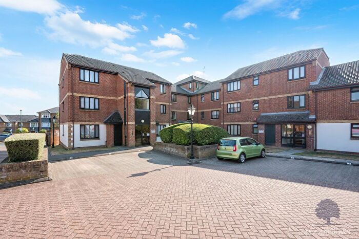 2 Bedroom Flat To Rent In Kirk Rise, Sutton, SM1