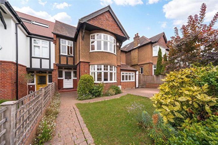 5 Bedroom Semi-Detached House To Rent In Wood Vale, London, N10