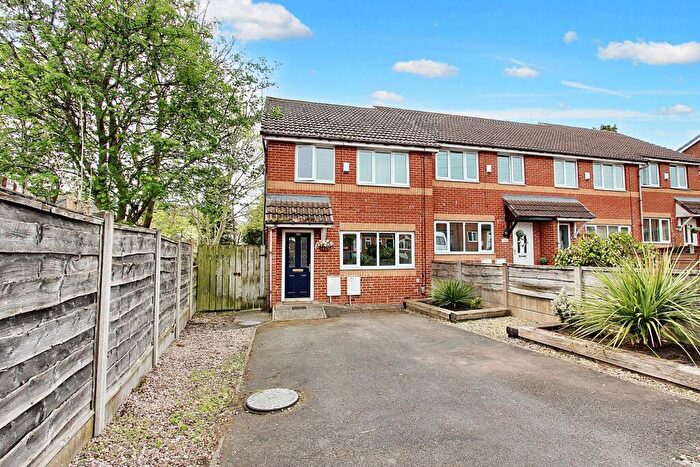 3 Bedroom End Of Terrace House For Sale In Gigg Lane, Bury, BL9