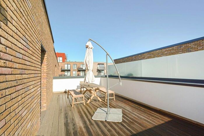 2 Bedroom Apartment To Rent In Endeavour House, Ashton Reach, SE16