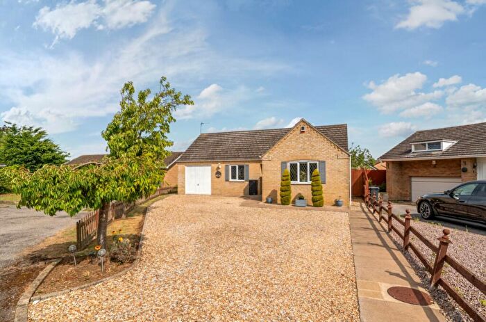 2 Bedroom Detached Bungalow For Sale In Oak Close, Sudbrooke, LN2