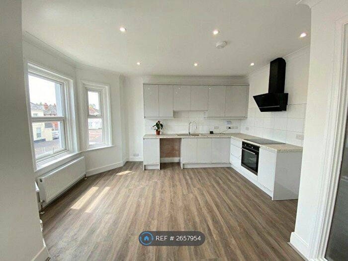 2 Bedroom Flat To Rent In Stewart Road, Bournemouth, BH8