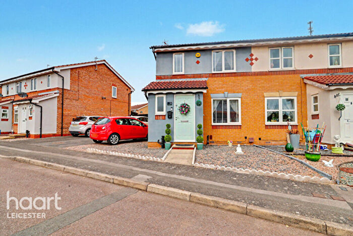 3 Bedroom Semi-Detached House For Sale In Cheney Road, Leicester, LE4