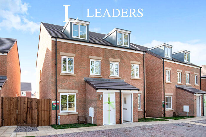 3 Bedroom Terraced House To Rent In Alwyn Close, Northampton, Northamptonshire, NN2
