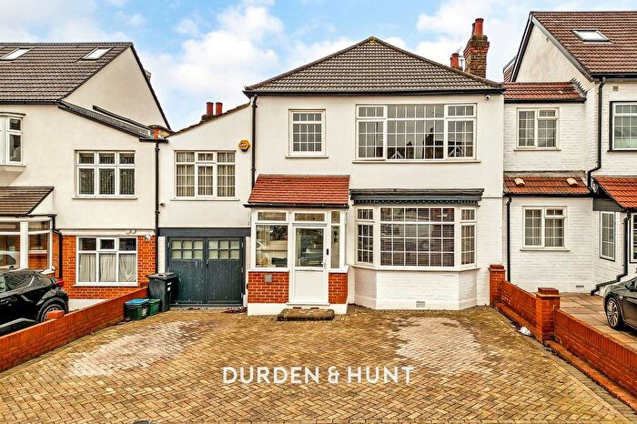 4 Bedroom Town House For Sale In Hermon Hill, South Woodford, E18