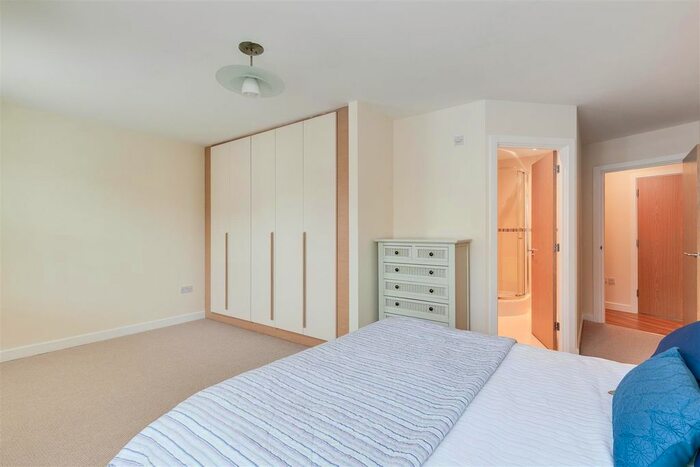 2 Bedroom Flat To Rent In Acton Lane, London, W4
