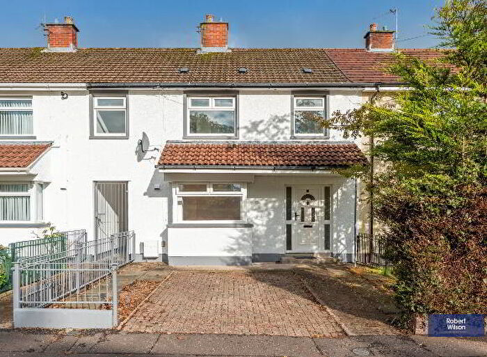 4 Bedroom Mid Terraced House For Sale In Carnanmore Park, Belfast, BT11