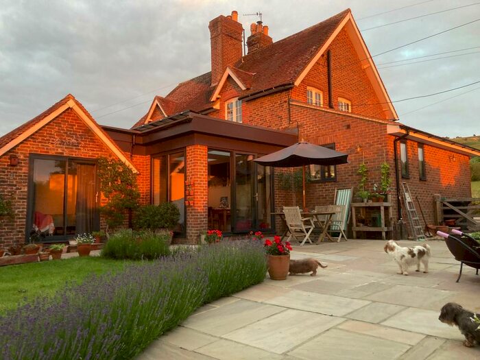 4 Bedroom Semi-Detached House For Sale In Twin Cottages, Upper Stoneham, Lewes, BN8