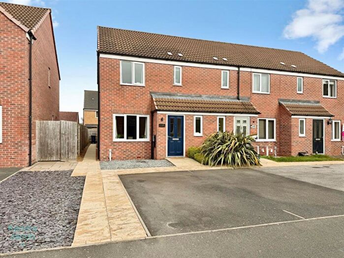 3 Bedroom End Of Terrace House For Sale In White Park Place, Retford, DN22