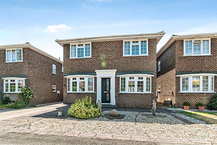 4 Bedroom Detached House For Sale In Meon Close, Tadley, Hampshire, RG26
