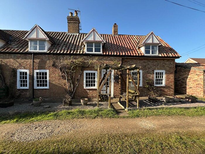 2 Bedroom Cottage For Sale In Porters Yard, High Street, Chatteris, Cambs., PE16