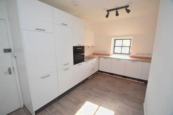 2 Bedroom Flat To Rent In St. Thomas Street, Penryn TR10