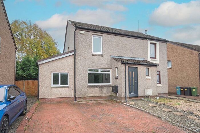 3 Bedroom Semi-Detached House For Sale In Birkenburn Road, Cumbernauld, G67