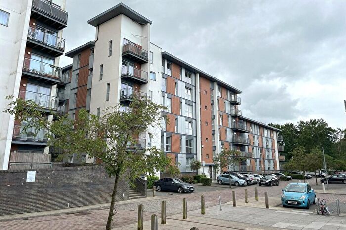 2 Bedroom Apartment To Rent In Commonwealth Drive, Three Bridges, Crawley, West Sussex, RH10