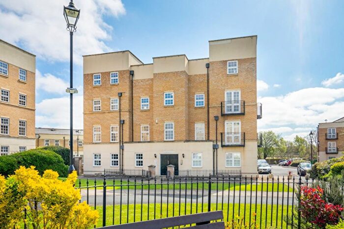 2 Bedroom Flat For Sale In Phoenix Boulevard, York, YO26
