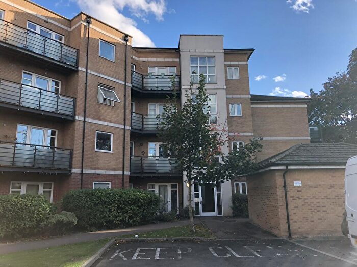 1 Bedroom Apartment To Rent In The Parklands, Dunstable, LU5