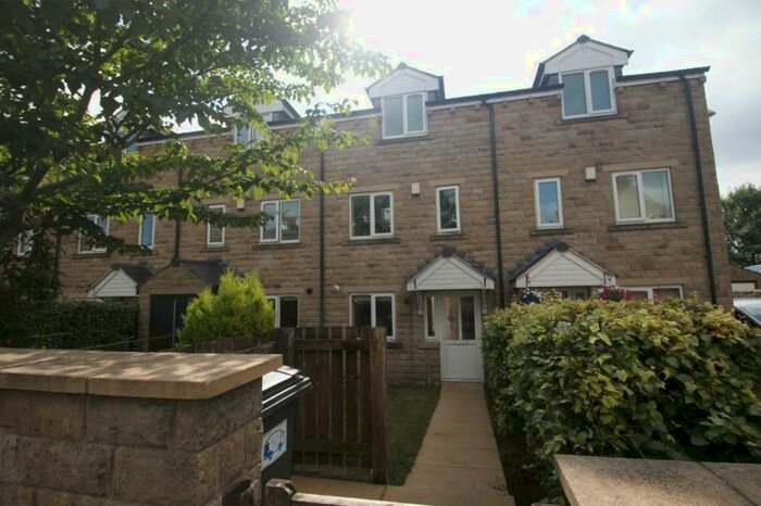 4 Bedroom Town House To Rent In Kerry Hill, Horsforth, Keeds, LS18