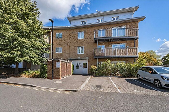 2 Bedroom Flat For Sale In Primrose Place, Isleworth, TW7