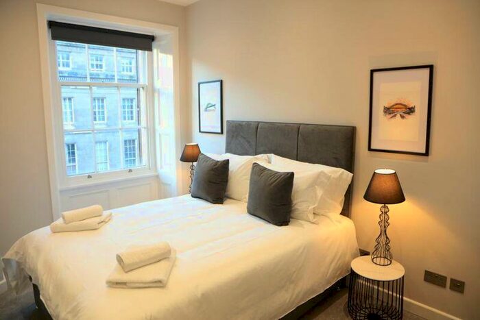 2 Bedroom Flat To Rent In Grainger Street, Newcastle Upon Tyne, NE1