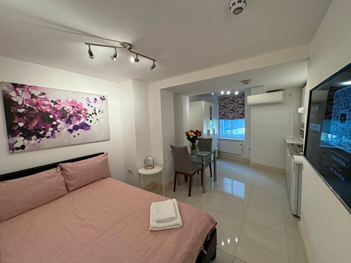 Studio To Rent In Cromwell Road, London, SW7