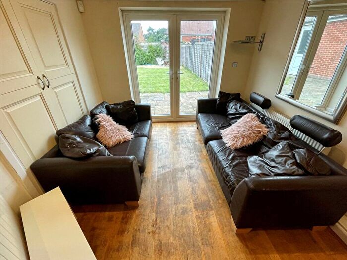5 Bedroom Detached House To Rent In De Lisle Road, Bournemouth, BH3