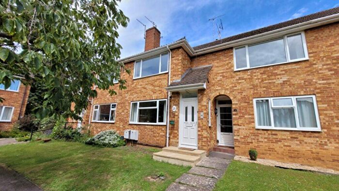 2 Bedroom Apartment To Rent In Westbeech Court, Banbury, Oxon, OX16