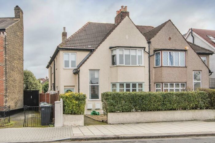 1 Bedroom Flat To Rent In Cavendish Road London, SW12