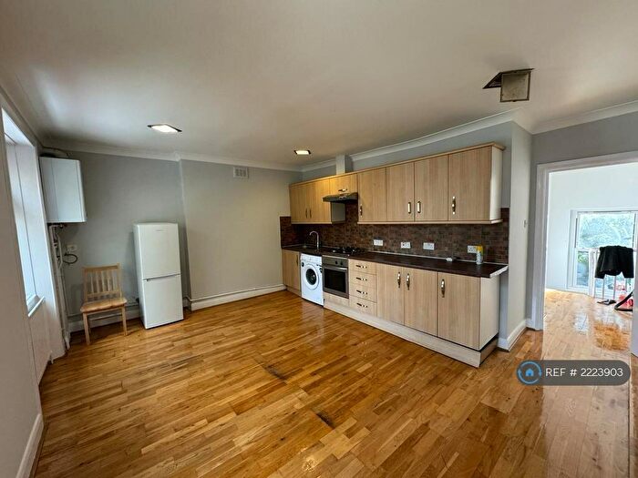 1 Bedroom Flat To Rent In Dalston Lane, London, E8