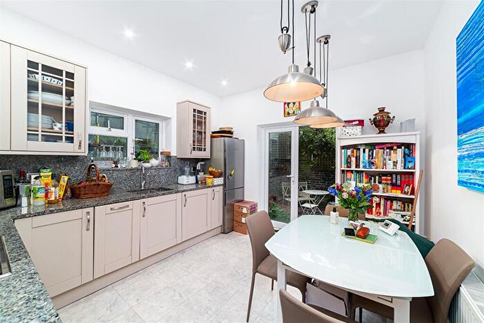 1 Bedroom Flat To Rent In Lithos Road, London, NW3