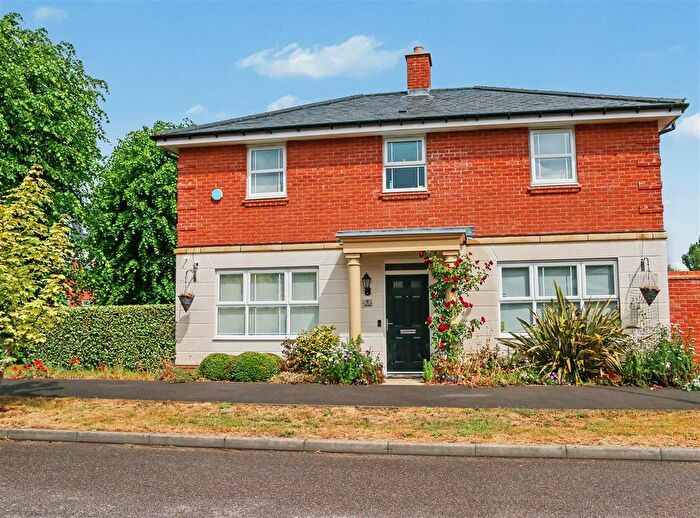 4 Bedroom Detached House For Sale In Heath Way, Shenley, Radlett, WD7