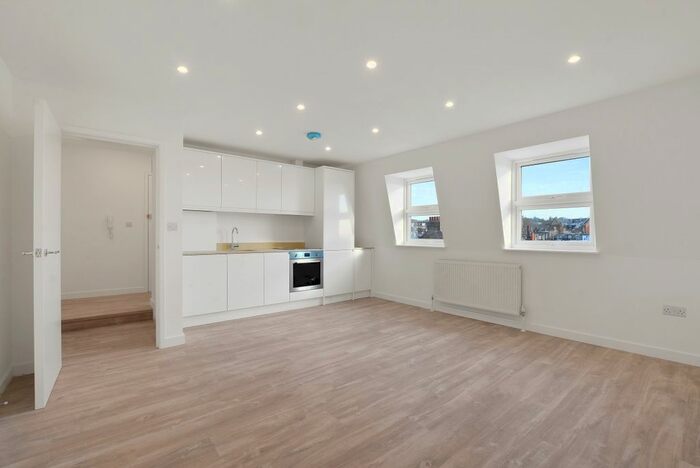 2 Bedroom Flat To Rent In Fortune Green Road, NW6