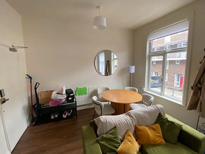 2 Bedroom Flat To Rent In Hornsey Road, London, N19