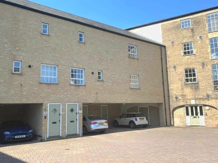 3 Bedroom Garage / Parking To Rent In Steam Flour Mill, St Neots, PE19