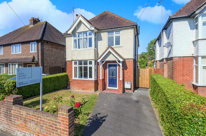 4 Bedroom Detached House To Rent In Beckingham Road, Guildford, GU2