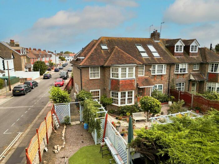 2 Bedroom Flat To Rent In Thurlow Road, Worthing, BN11