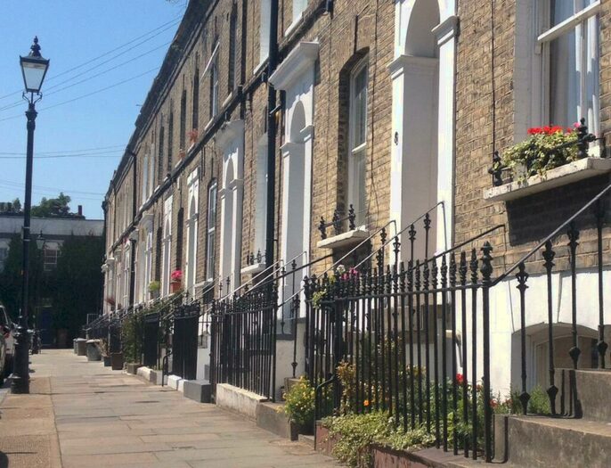 3 Bedroom Maisonette To Rent In Fielding Street, SE17