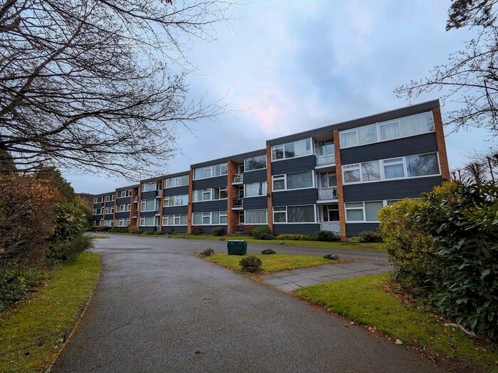 2 Bedroom Flat To Rent In Darley Mead Court, Hampton Lane, Solihull, B91