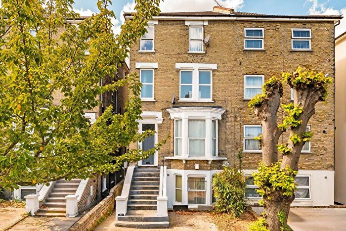 2 Bedroom Flat For Sale In Windsor Road, Ealing, W5
