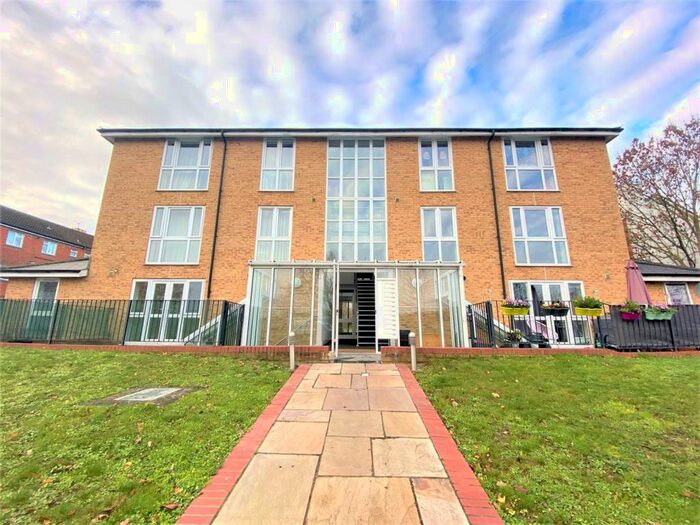 1 Bedroom Apartment To Rent In London Road, Mitcham Junction, Mitcham, CR4