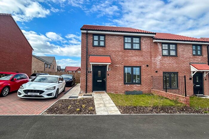 3 Bedroom Semi Detached House For Sale In Scarcroft Close, Sunderland, SR3