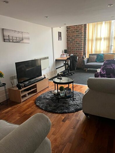 1 Bedroom Flat To Rent In Chancery Lane, Huddersfield, HD1