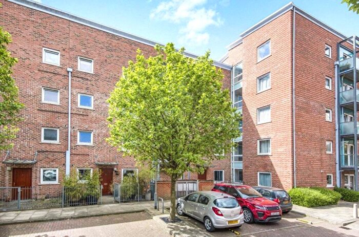 1 Bedroom Flat For Sale In Great Chart Street, Battersea, London, SW11