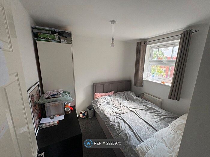2 Bedroom Flat To Rent In Sarum Road, Luton, LU3